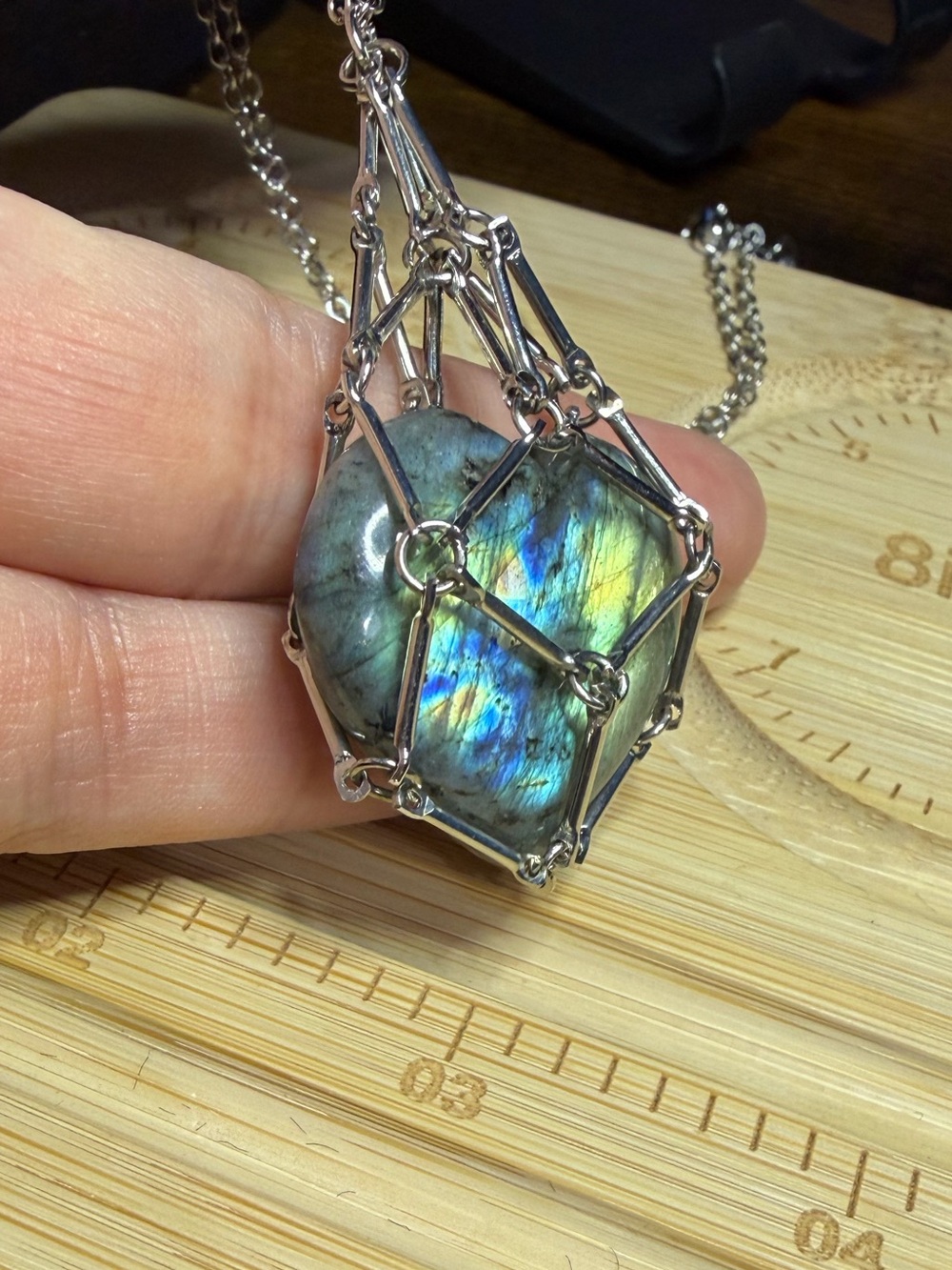💙 Natural Labradorite Heart Necklace –
Blue Green Flash Silver Tone